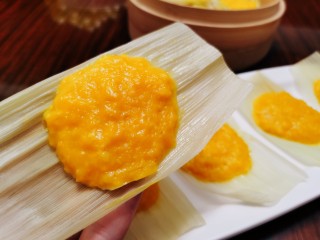 14、黄金玉米饼,软糯香甜的黄金玉米饼。