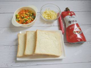 1、吐司披萨,准备食材