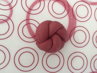 13、吃掉一朵花+红丝绒花儿面包,把借口收底下