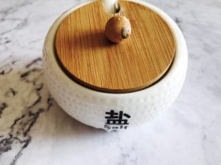 3、自制酥皮版蛋挞,盐