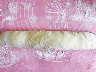 22、自制酥皮版蛋挞,卷成卷