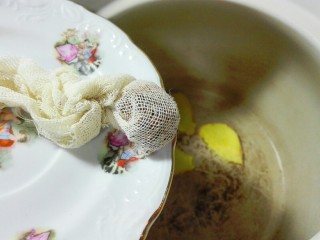 7、天太冷了~喝碗花椒萝卜骨头汤,放花椒纱布包