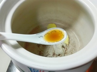 8、天太冷了~喝碗花椒萝卜骨头汤,放两勺料酒