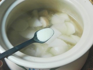 19、天太冷了~喝碗花椒萝卜骨头汤,烧一小时放盐,再烧十分钟