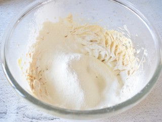 6、咖啡曲奇,筛入低筋面粉