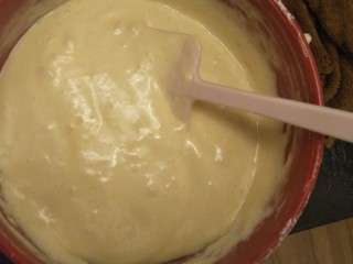 14、卡仕达长崎杯子蛋糕,再次翻拌均匀，很好翻版。