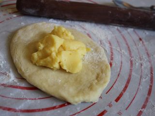 27、奶油面包(不用烤箱),中间加点奶油