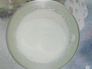 9、雪媚娘,打发奶油成膏状物