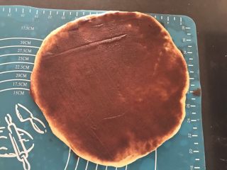 6、手撕豆沙面包,薄薄的抹上一层豆沙