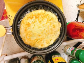 11、早餐豆渣饼-被遗弃的豆渣大变身,炸3分钟后翻面。