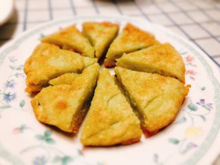 15、早餐豆渣饼-被遗弃的豆渣大变身,成品图:第一次做,没有让我失望的一块饼。