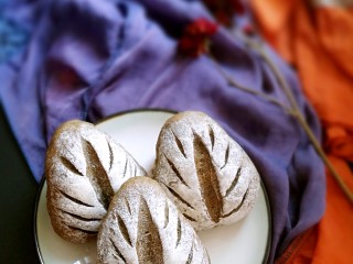 18、红糖黑芝麻叶子软欧,成品图！