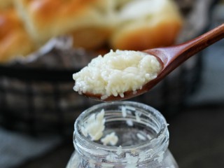 22、酒酿排包,酒酿要选择干一些的