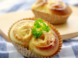 16、培根芝士卷,有肉的面包就是诱人