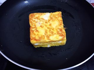 9、西士多,双面煎至金黄色