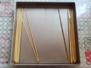 7、孜然牛肉串,烧一壶开水，烫洗竹签消毒