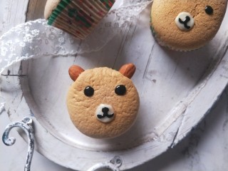 13、小熊纸杯蛋糕,很萌。很可爱吧。