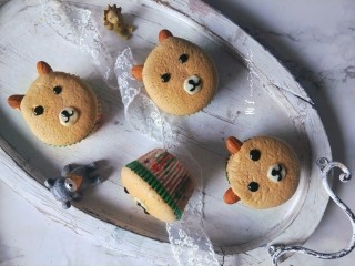 15、小熊纸杯蛋糕,成品图二