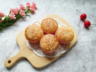 16、芝麻杯子蛋糕,宝贝放学回来看到特别开心。