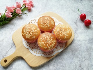 17、芝麻杯子蛋糕,一连吃了两个。