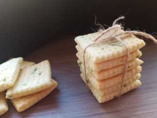 17、香葱苏打饼干,香葱苏打饼干就完成了