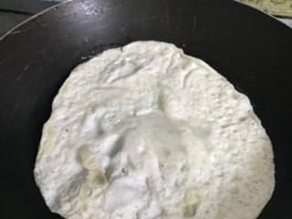 8、黄金三明治,翻面继续煎熟