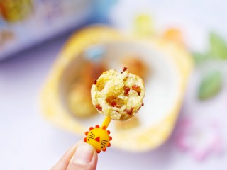 11、奶香蔓越莓米粉球,来吃一口～