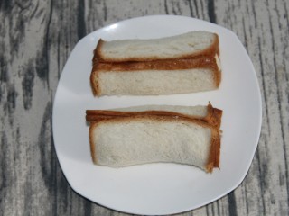 11、香蕉土司卷,两个都这样卷