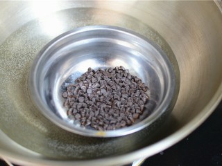 11、甜甜圈,巧克力隔水加热