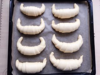 14、牛角包,进行第二次发酵。38度，40分钟。