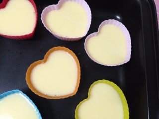 13、焦糖布丁,模具入深烤盘