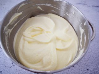 15、古早味蛋糕,翻拌或上下拌匀，不要画圈，不然会消泡