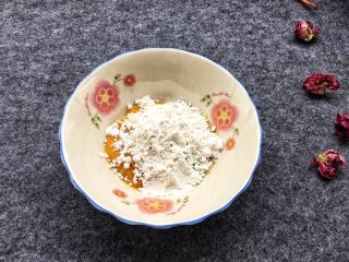 4、香糯南瓜饼,添加糯米粉
