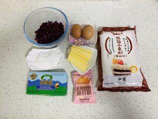 1、玫瑰乳酪重磅蛋糕,准备材料