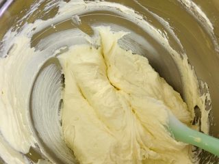 10、玫瑰乳酪重磅蛋糕,无干粉状态即可。