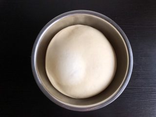 4、超简易吐司,发酵至2.5倍大即可