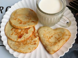 11、香蕉鸡蛋饼,再倒一杯牛奶????，完美早餐