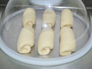 7、吐司面包,依次做好后，再次密封松弛10分钟