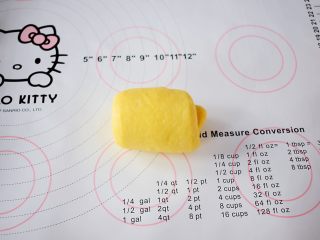 13、南瓜吐司,轻轻卷起来