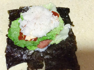 12、浅湘食光&海苔饭团,再放米饭