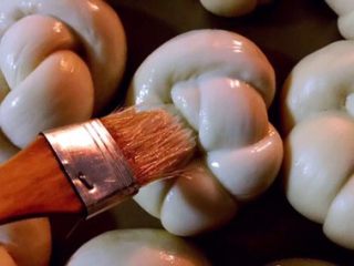 12、老式面包,发酵好后刷一层薄薄的牛奶