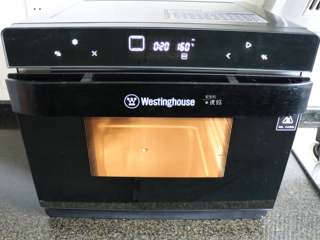 12、蛋白椰丝球,上下管温度一一调整为160度，按确定后蒸烤箱开始预热