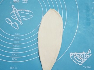 11、中种牛角包,幹成长舌状。