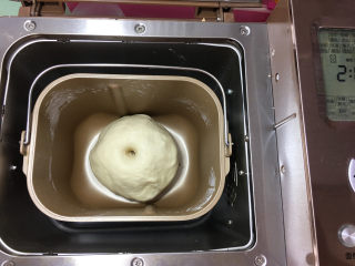 9、小象红糖花生包,30分钟后面团发酵完毕。