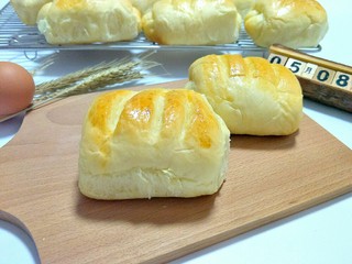 20、超级松软的萌面包,组织很软，甚至能看到周边的拉丝。