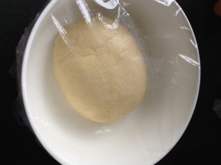 4、橙香燕麦吐司,取出进行发酵