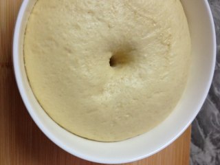 5、橙香燕麦吐司,发好的面团