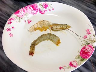 3、飘香炸虾????,去虾壳