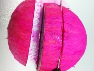 2、火龙果小饼,皮拔掉，切成块