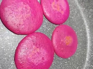 7、火龙果小饼,两面煎熟即可